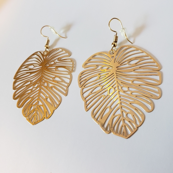 Gold leaf earrings - Picture 5 of 7